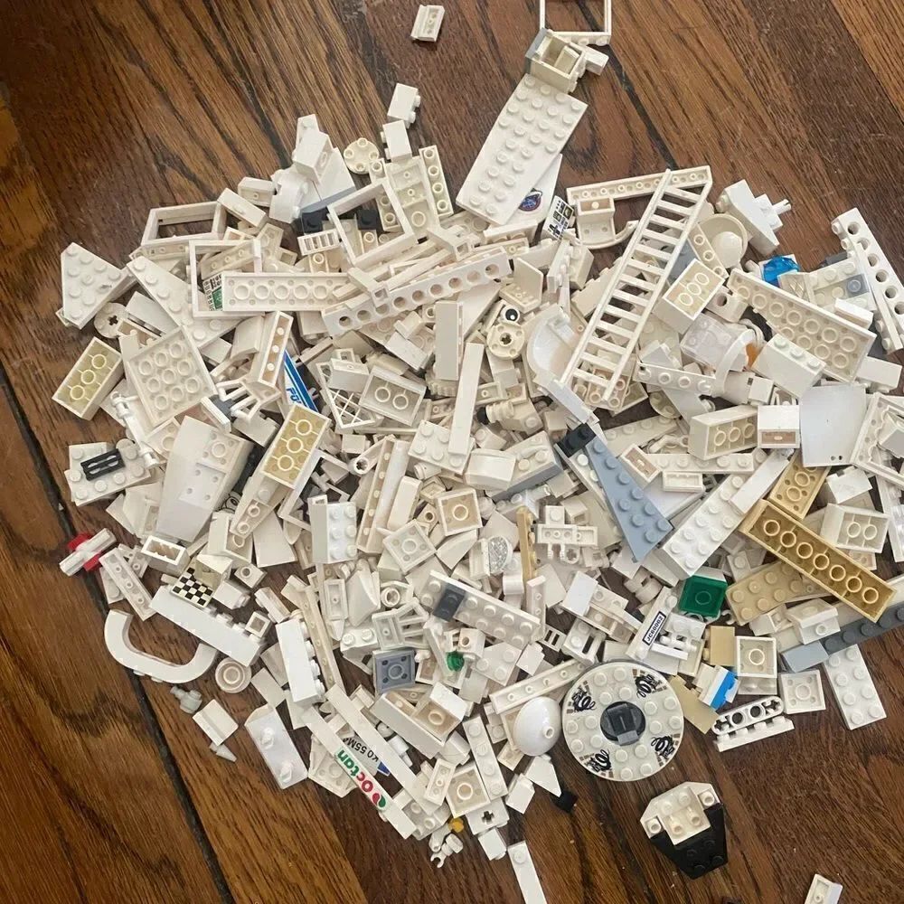 LEGO Mixed Pieces white 1lb